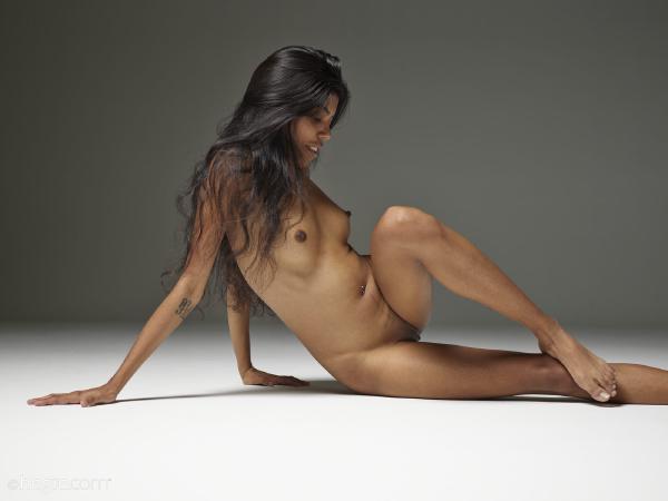 德西黛维裸体模特 #1