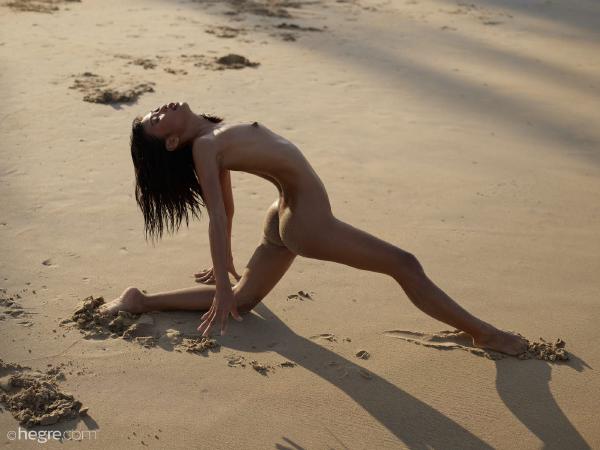 Akrobat pantai Hiromi #37