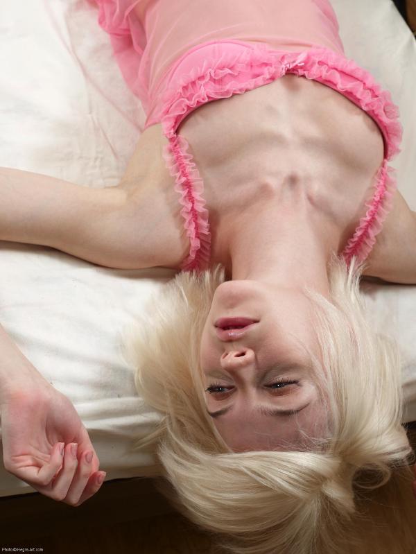 Olena O. vaaleanpunainen yöpaita #53